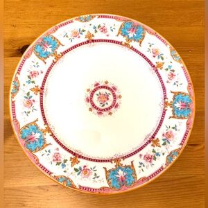 Wedgwood "X6069"  vintage Bridgestone-style plate